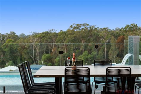 The art of turning luxury properties into art union prize .